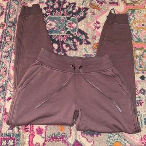 lululemon mauve joggers